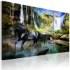 Tableau Cheval sur fond de cascade bleue