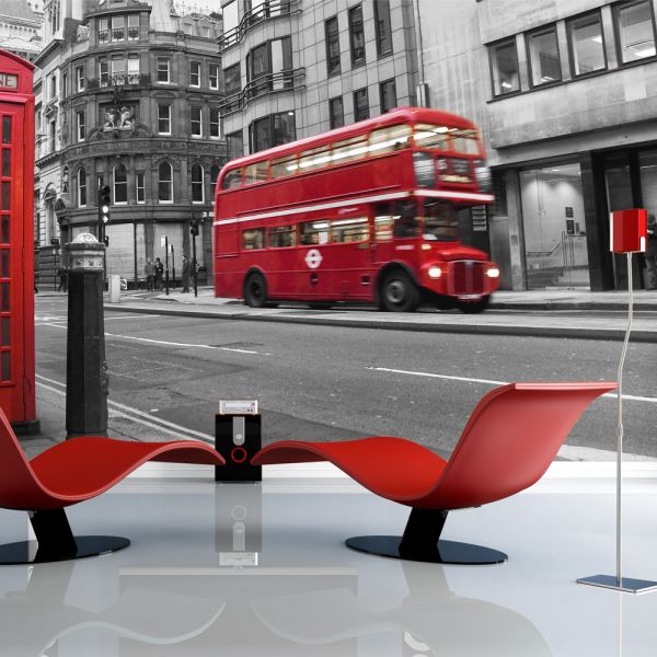 Papier peint intissé Ville et Architecture Cabine téléphonique et bus rouges à Londres
